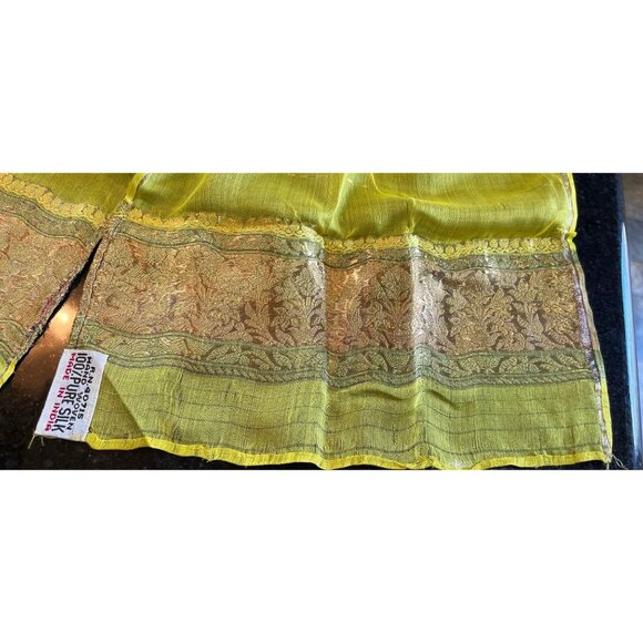 Vintage Scarf Yellow & Gold 100% Pure Silk Gold Thread Floral Pattern Handwoven - Picture 9 of 10